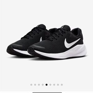 Nike Women’s Black Running Pickleball Shoes Size 10 Worn Once